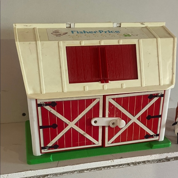 Vintage Fisher price barn and animals - Picture 5 of 7